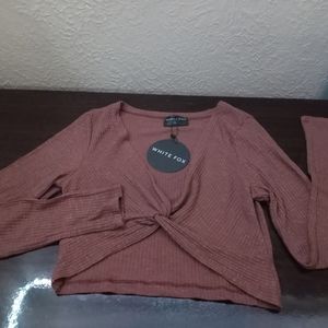 White fox boutique cropped long sleeve top